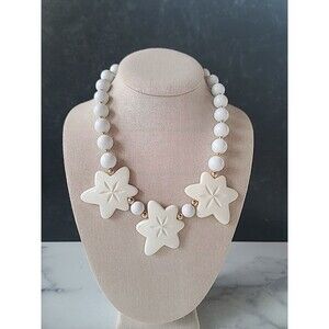White Plastic And Gold Tone Metal Beaded Necklace Vintage Costume Jewelry, READ